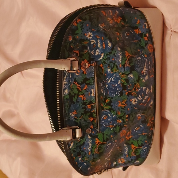 Coach purse - Picture 4 of 5